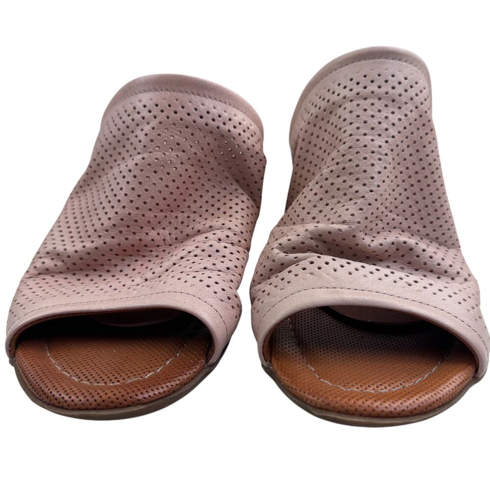 Sheridan Mia Blush Pink Perforated Buttery Soft Leather Women's Size 38/US 7.5 - Picture 2 of 8